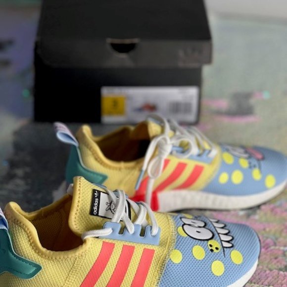 adidas gazelle silver green womens adidas x Kevin Lyons NMD_R1 Shoes GX5722